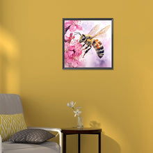 Load image into Gallery viewer, Pollen Bee 30*30CM (canvas) Full Round Drill Diamond Painting
