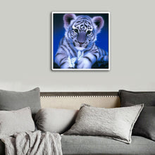 Load image into Gallery viewer, Tiger 30x30cm(canvas) partial round drill diamond painting
