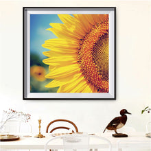 Load image into Gallery viewer, Sunflower 30x30cm(canvas) full round drill diamond painting
